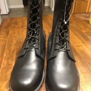 New Black leather Military Boots size 71/2 men’s and 91/2 in women.